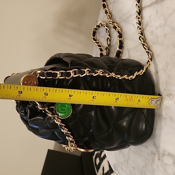 NWOT Chanel Beauty Black Quilted Shoulder Bag with Gold Chain - Picture 13 of 13